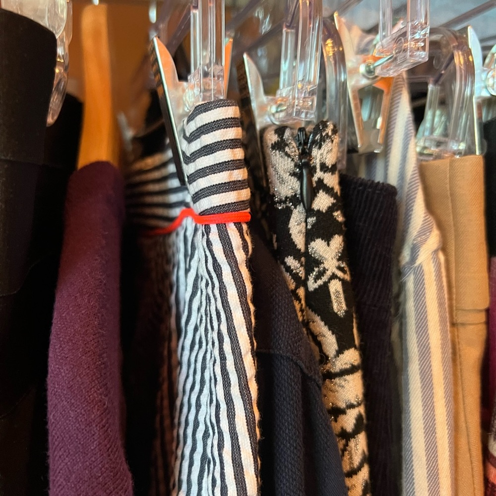 Seer Sucker Pencil Skirt - Picture 10 of 12